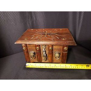 VINTAGE HAND CRAFTED WOODEN ORNATE JEWELRY TRINKET BOX WITH BRASS ACCESSORIES